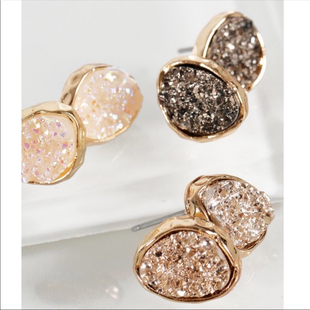 NWT pierced fashion stud earrings